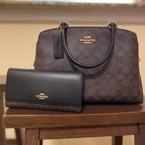 SOLD-Coach Lillie Carryall In Signature Canvas